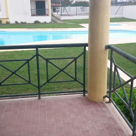 Apartamento T2 Com Piscina E Wifi A 150 M Da Praia Διαμέρισμα